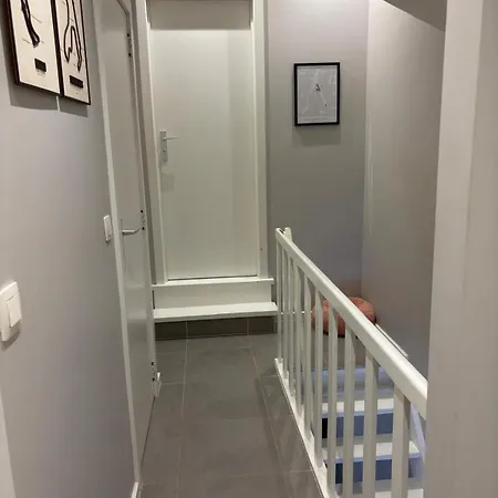 A 15 Min De L'entree De Bruxelles